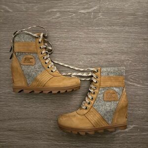 Sorel Tan and Gray Lace Up Boots with Rugged Sole